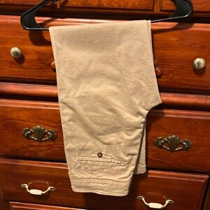 American Eagle relaxed straight leg size 28 x 28 NWOT Tan